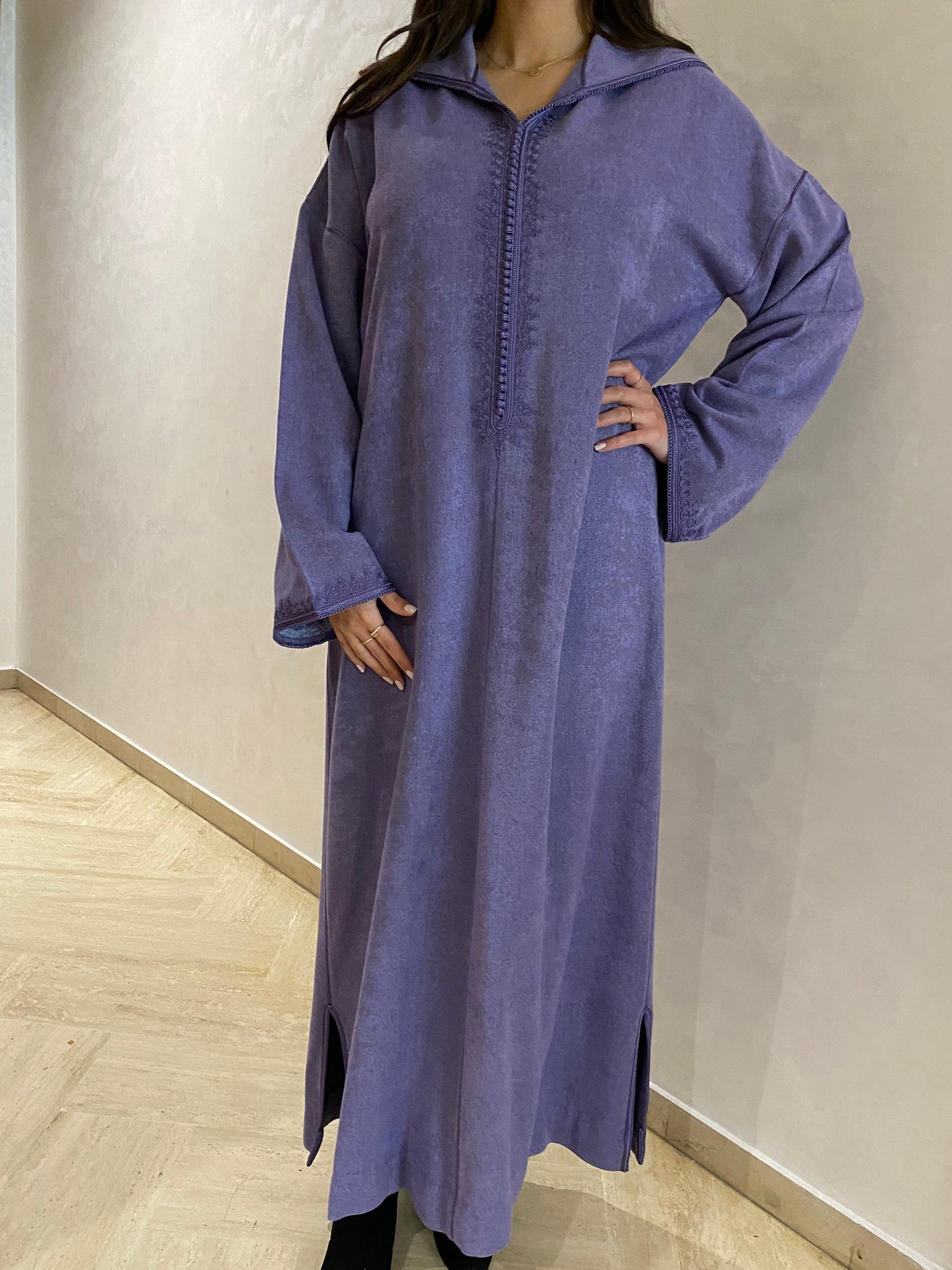 جلابة بنفسجية