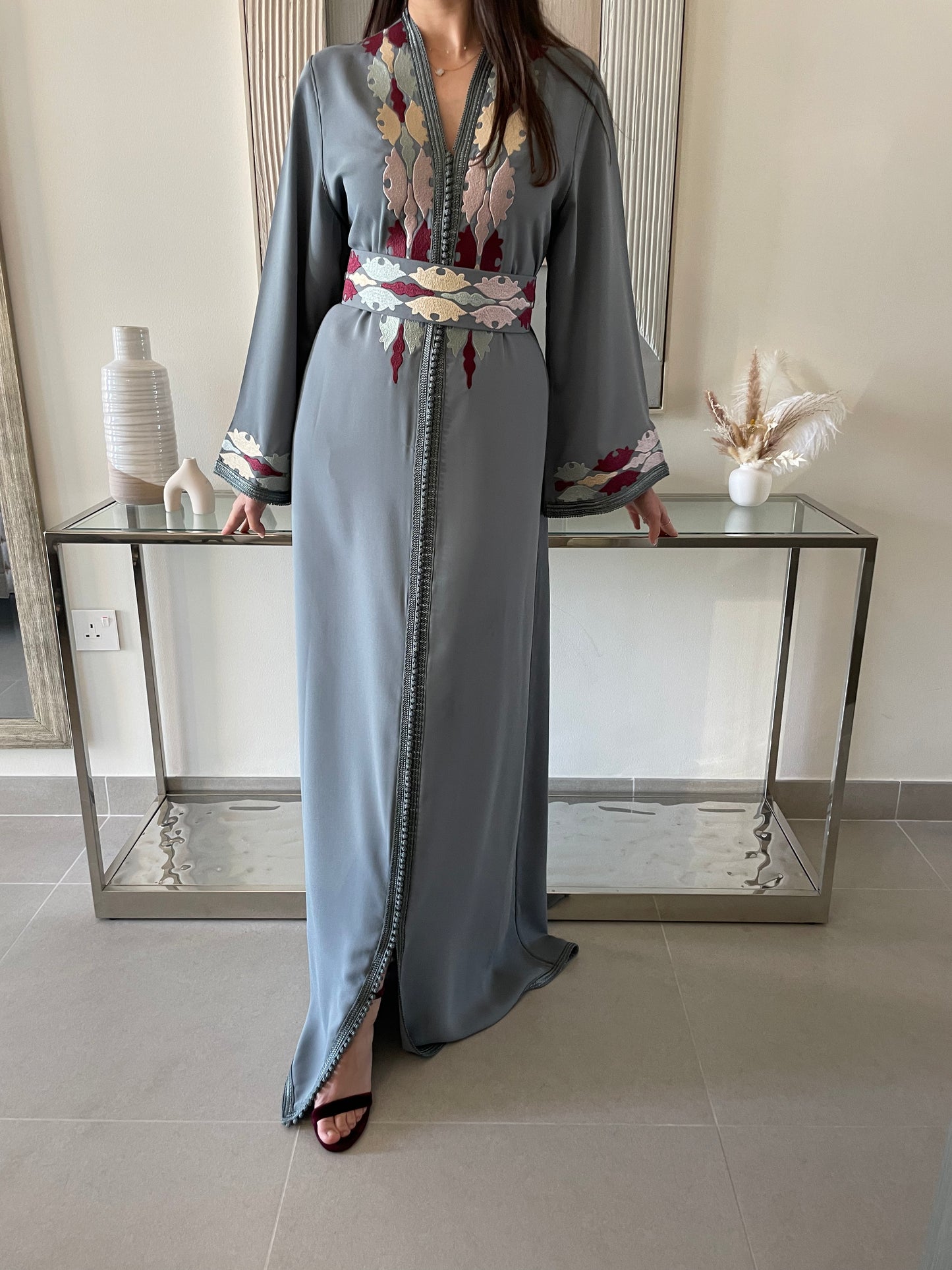 قفطان نايلة